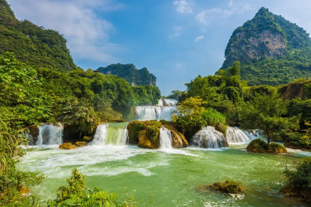 中国最“色”的边境小城，比昆明宜居，比桂林丰满，又甜又野，还稳居世界长寿Top1