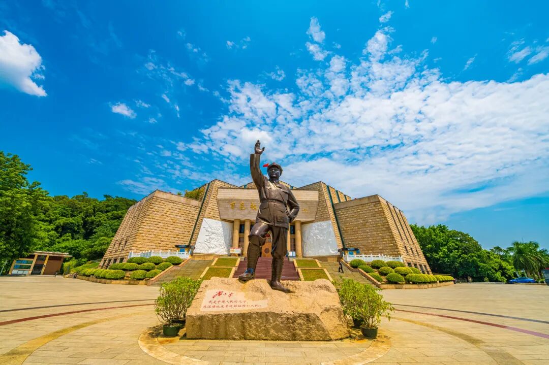 中国最“色”的边境小城，比昆明宜居，比桂林丰满，又甜又野，还稳居世界长寿Top1