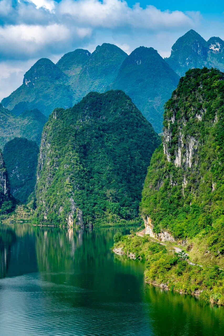 中国最“色”的边境小城，比昆明宜居，比桂林丰满，又甜又野，还稳居世界长寿Top1