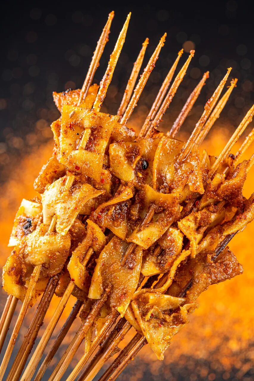 去了六盘水才知道，空调卖不出去；去了巴音布鲁克才知道，这里有九个太阳；去了盐城才知道，爬山是奢侈