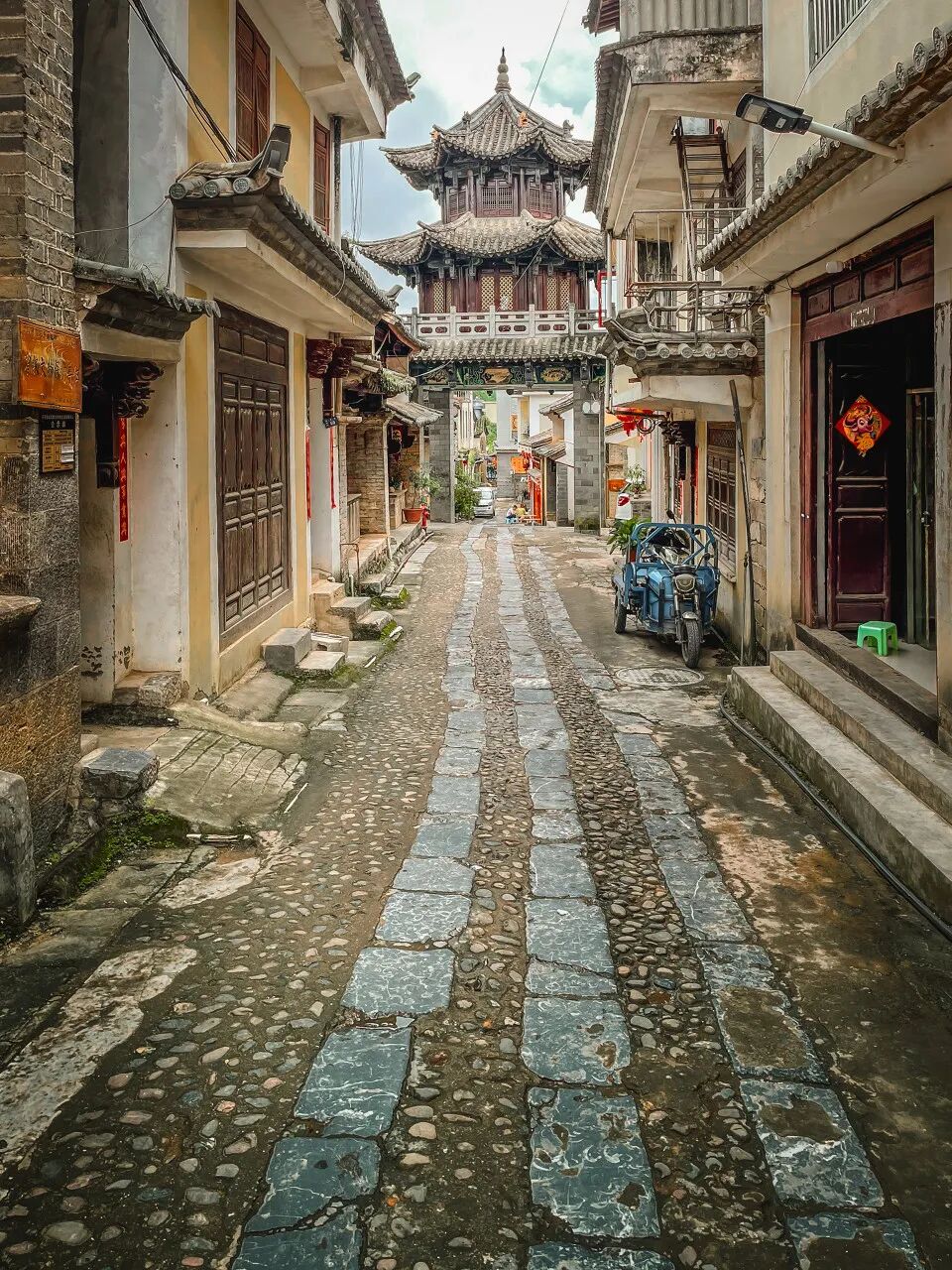 比昆明宜居，游客不及大理一半，它才是云南最美慢城，洗掉一身班味儿，想来养老！