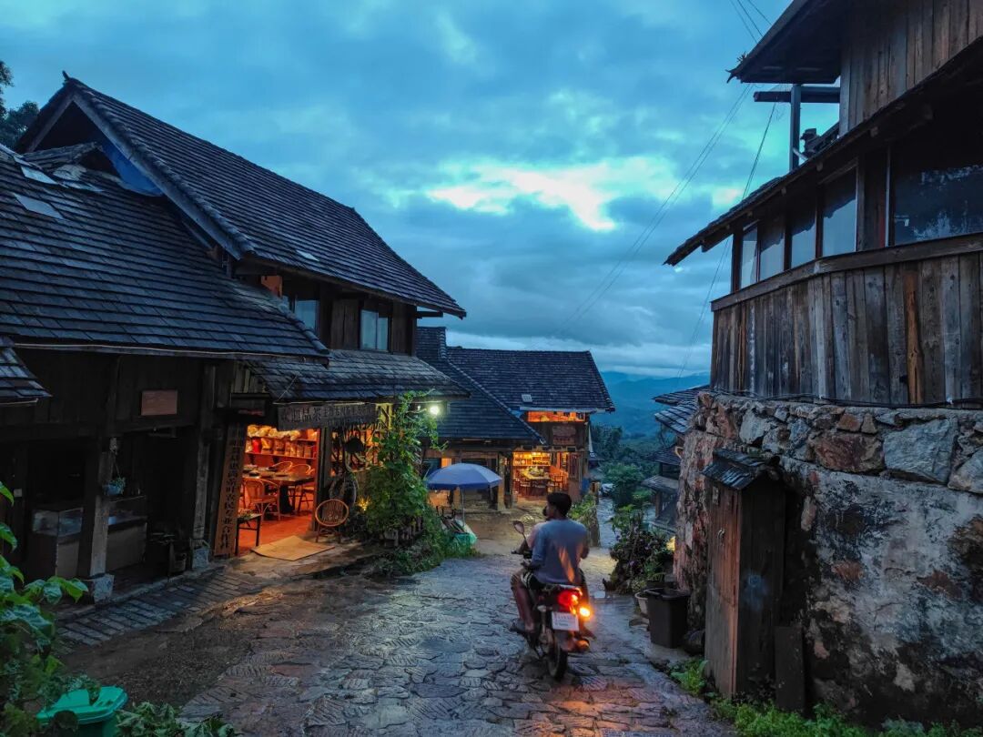 比昆明宜居，游客不及大理一半，它才是云南最美慢城，洗掉一身班味儿，想来养老！