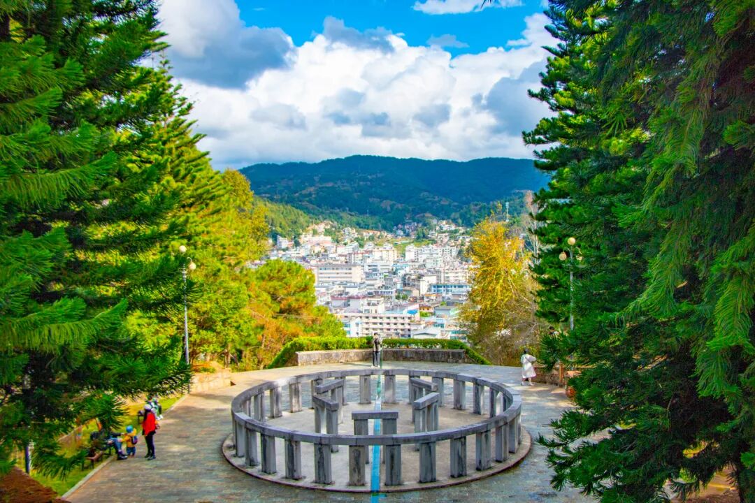 比昆明宜居，游客不及大理一半，它才是云南最美慢城，洗掉一身班味儿，想来养老！