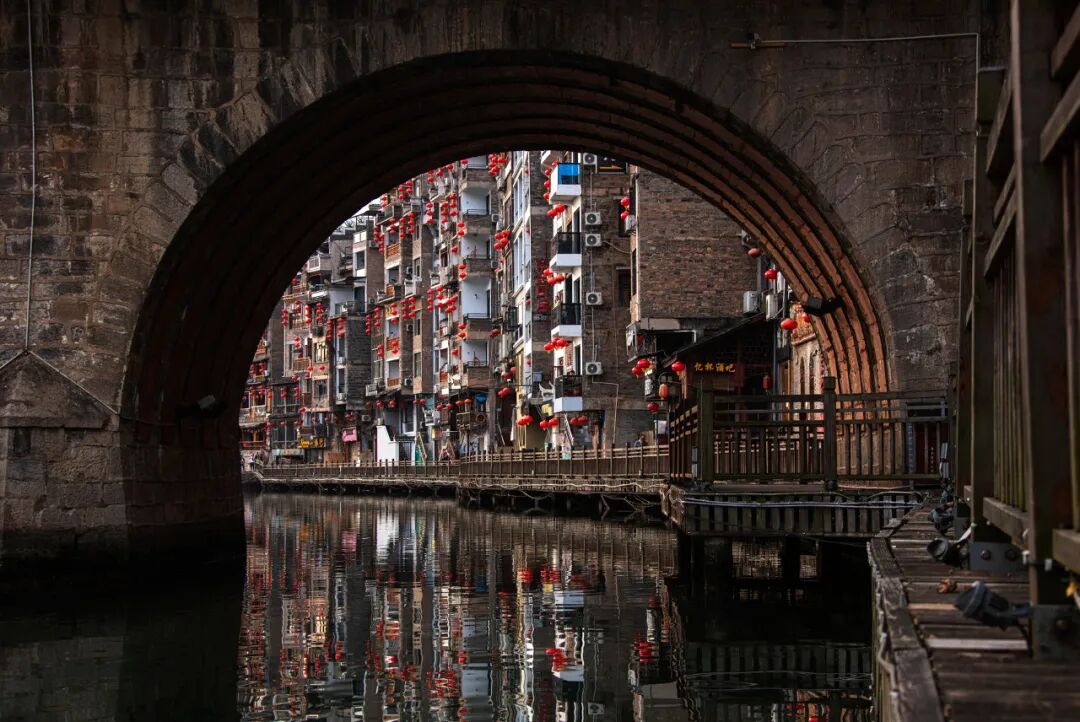 国内被遗忘的“东方威尼斯”，人少安静，超级凉爽，正适合6月小住几日！