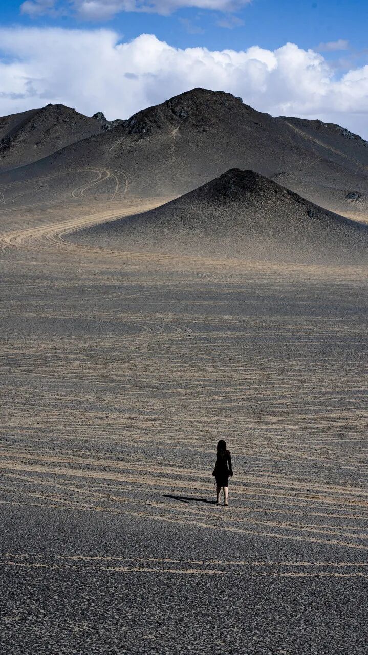 中国最孤独的城市，方圆200公里没有县城，每平方公里只有1人，被无人区包围，每年有100万人慕名前来