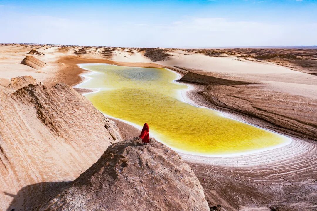 中国最孤独的城市，方圆200公里没有县城，每平方公里只有1人，被无人区包围，每年有100万人慕名前来