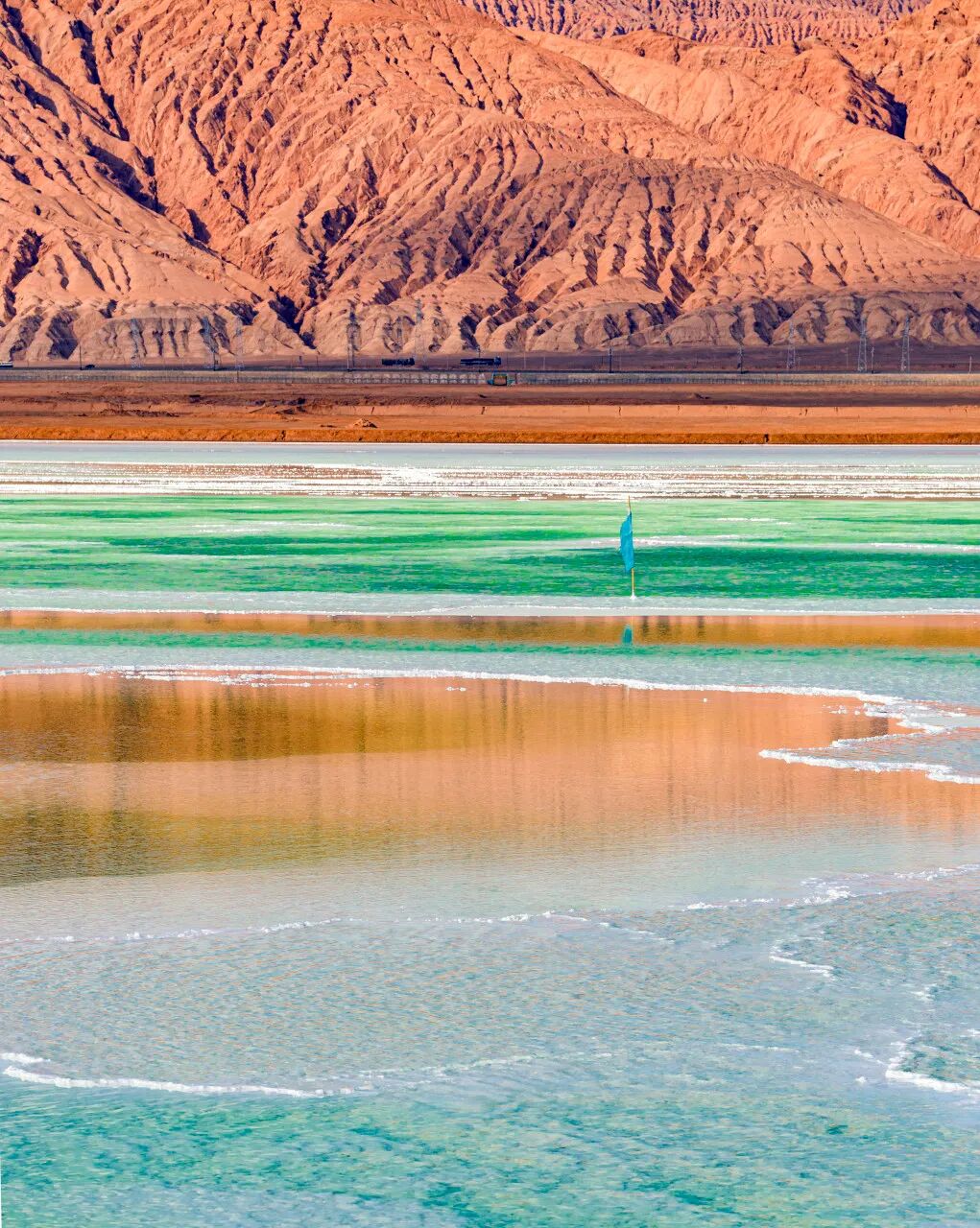 中国最孤独的城市，方圆200公里没有县城，每平方公里只有1人，被无人区包围，每年有100万人慕名前来