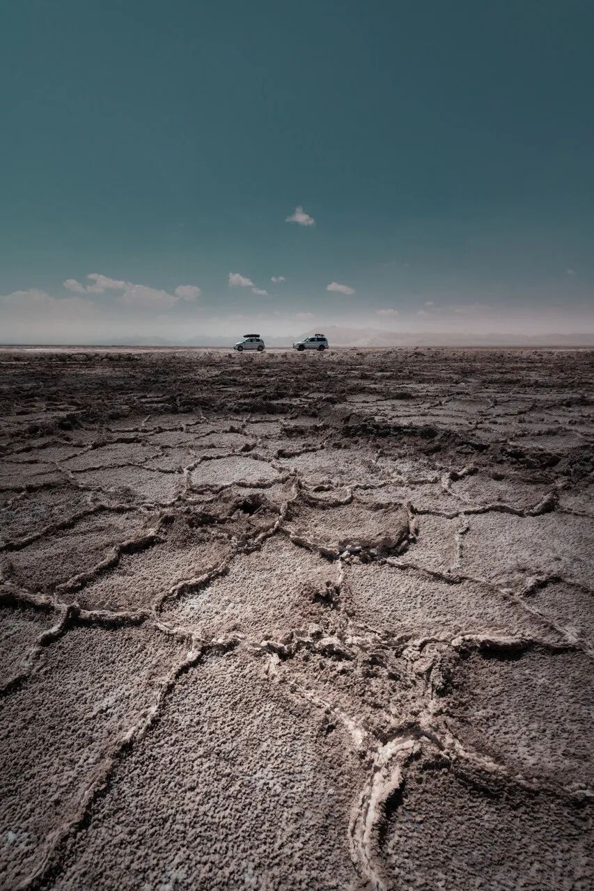 中国最孤独的城市，方圆200公里没有县城，每平方公里只有1人，被无人区包围，每年有100万人慕名前来