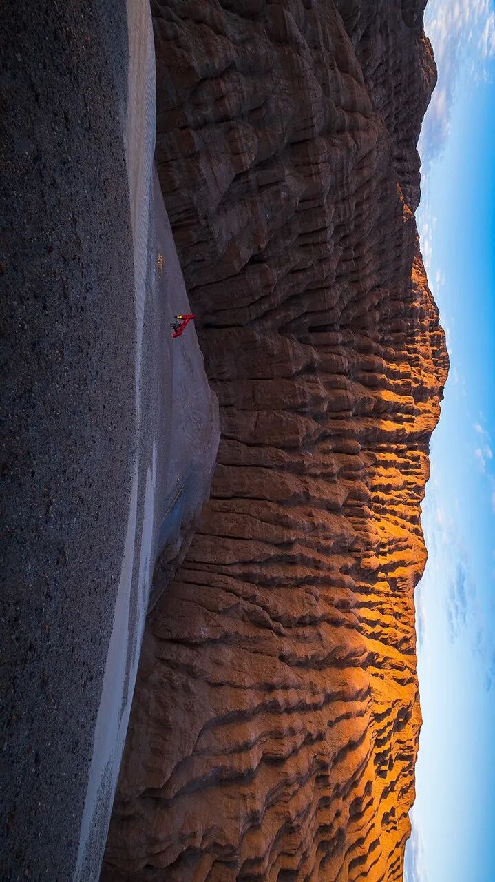 中国最孤独的城市，方圆200公里没有县城，每平方公里只有1人，被无人区包围，每年有100万人慕名前来