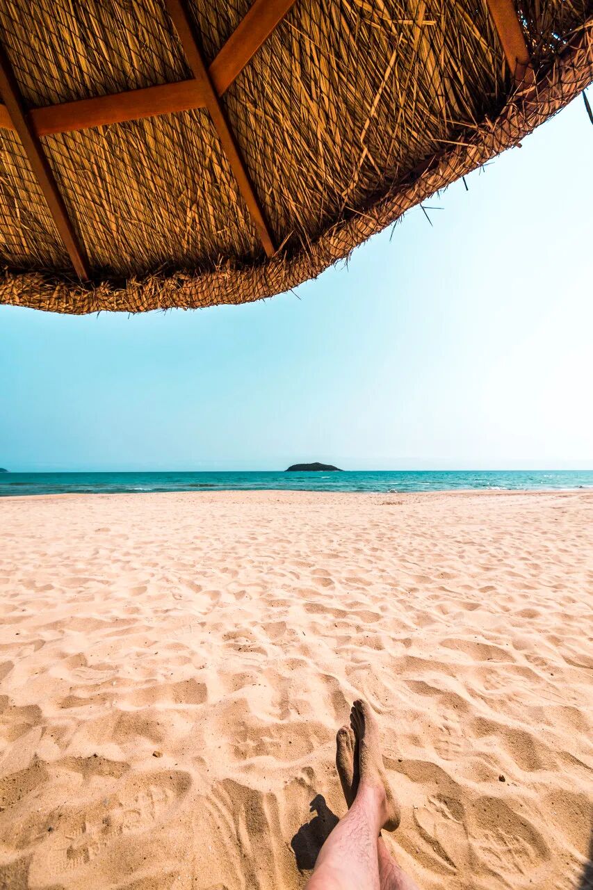 国内超适合躺平的海滨小城，海景不输巴厘岛，物价不到三亚一半，人少不扎堆，太宝藏了！