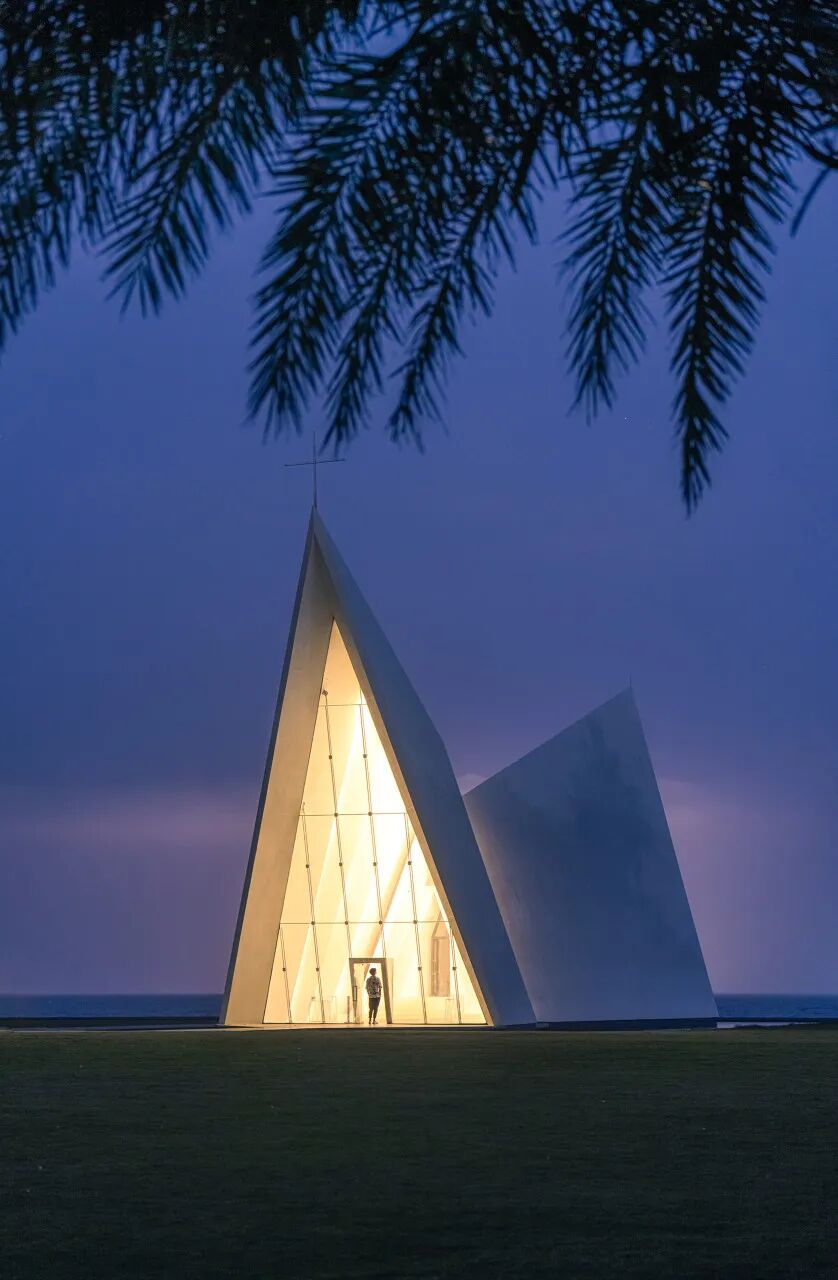 国内超适合躺平的海滨小城，海景不输巴厘岛，物价不到三亚一半，人少不扎堆，太宝藏了！