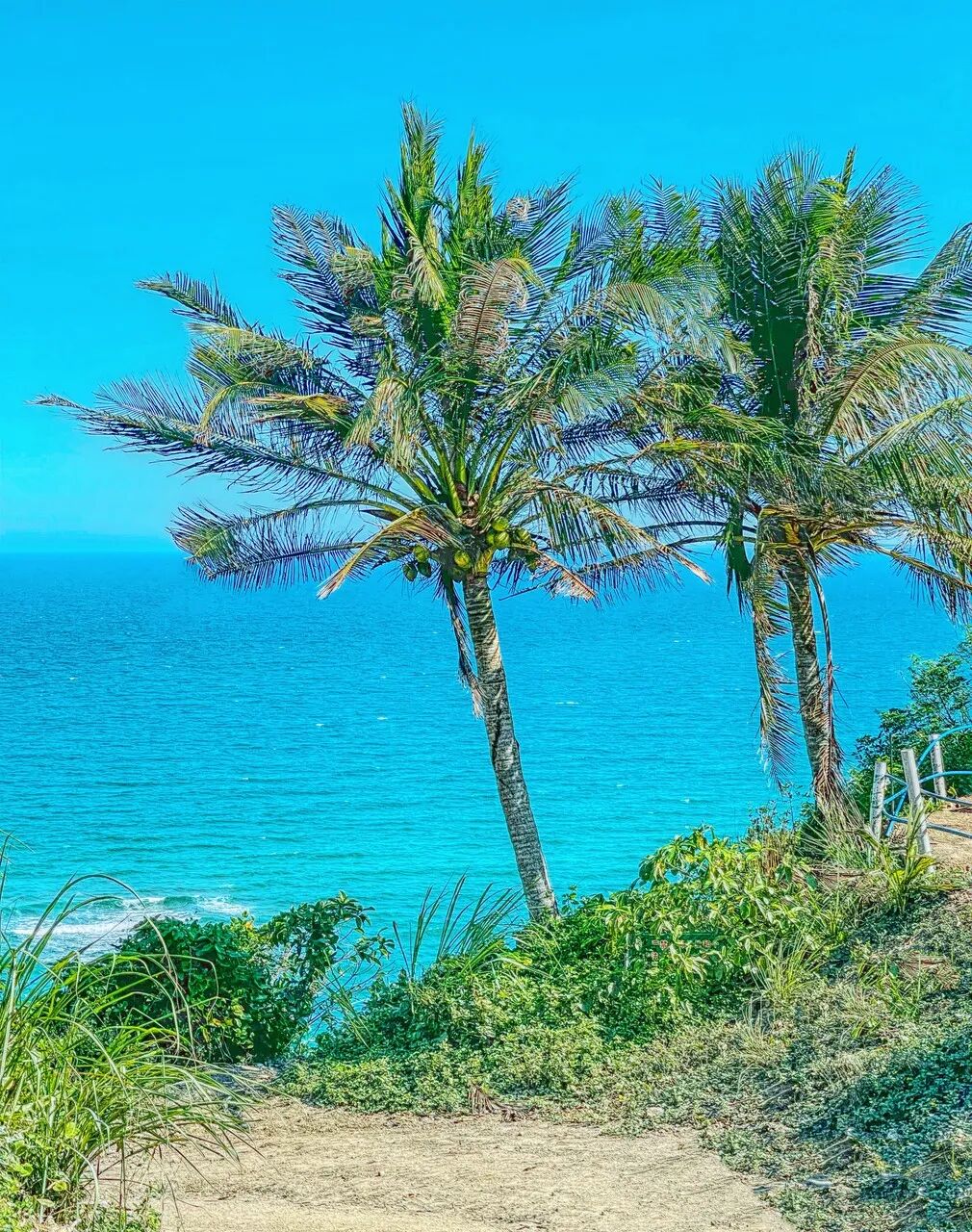 国内超适合躺平的海滨小城，海景不输巴厘岛，物价不到三亚一半，人少不扎堆，太宝藏了！