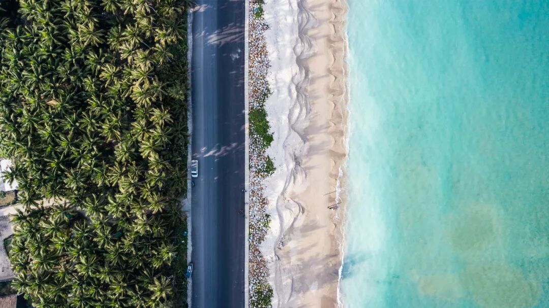 国内超适合躺平的海滨小城，海景不输巴厘岛，物价不到三亚一半，人少不扎堆，太宝藏了！