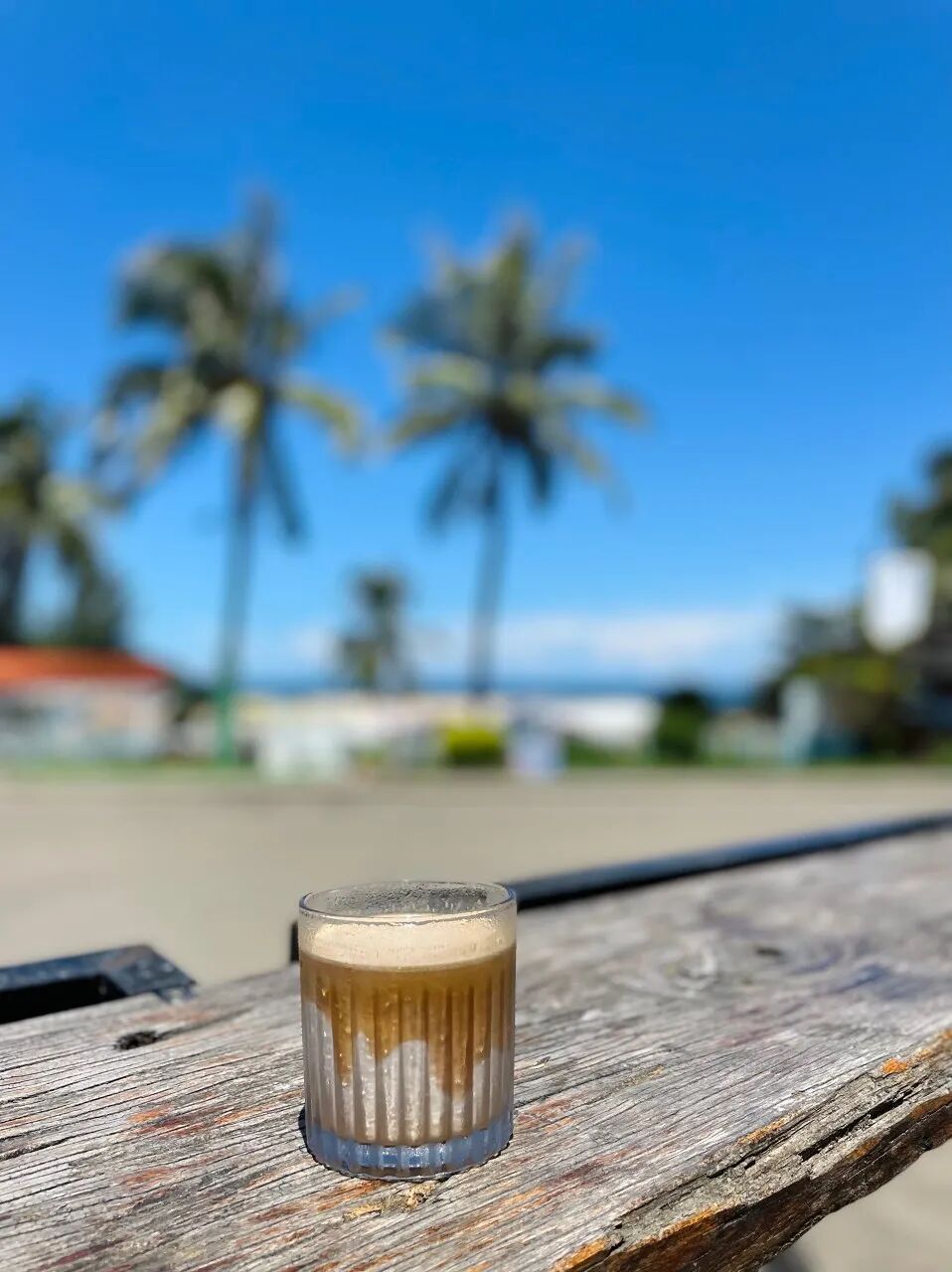 国内超适合躺平的海滨小城，海景不输巴厘岛，物价不到三亚一半，人少不扎堆，太宝藏了！