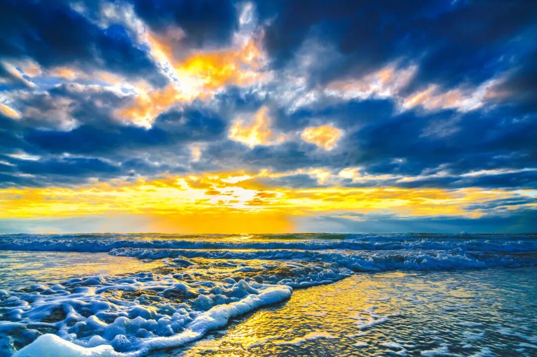 世上“全透明”的国家，房子没有墙，夜生活直播，遍地美女，崇尚裸体，这个静谧岛国到底有多开放？