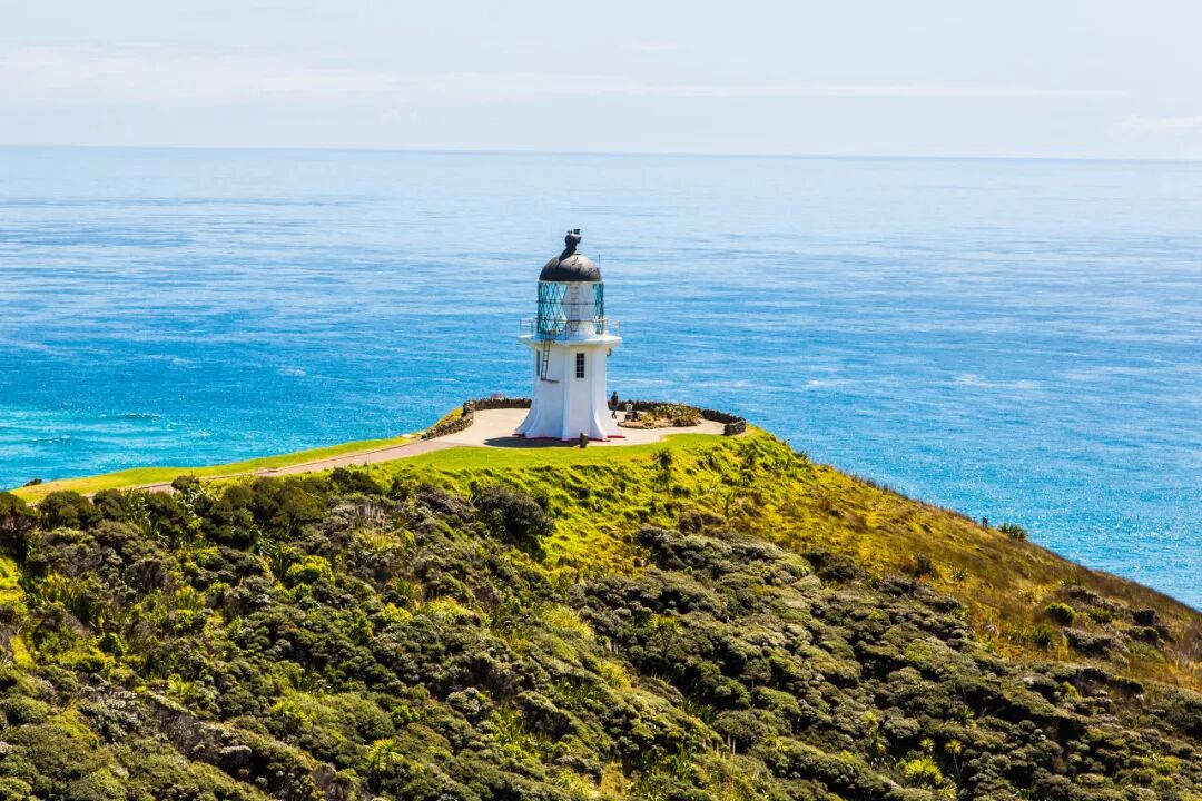 世界最孤独的国家，方圆1600公里没有邻国，一年放假140天，钱多到花不完，风景美如天堂