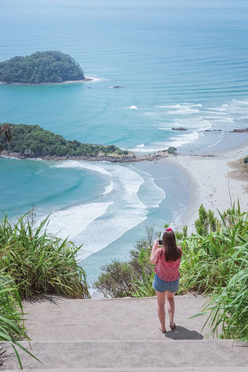 世界最孤独的国家，方圆1600公里没有邻国，一年放假140天，钱多到花不完，风景美如天堂
