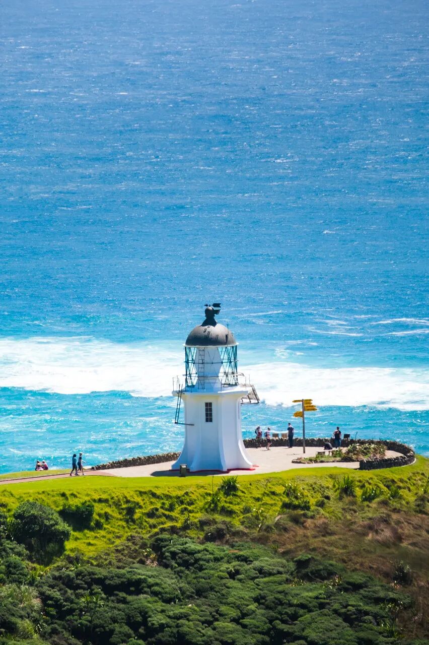 世界最孤独的国家，方圆1600公里没有邻国，一年放假140天，钱多到花不完，风景美如天堂