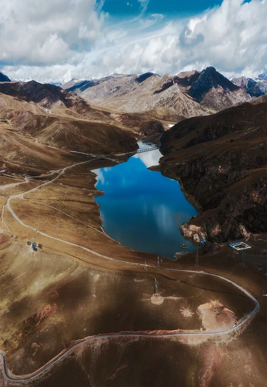 中国唯一门票全免的城市，藏着全国首个国家公园，每年只有2000人能进，比西藏更神秘