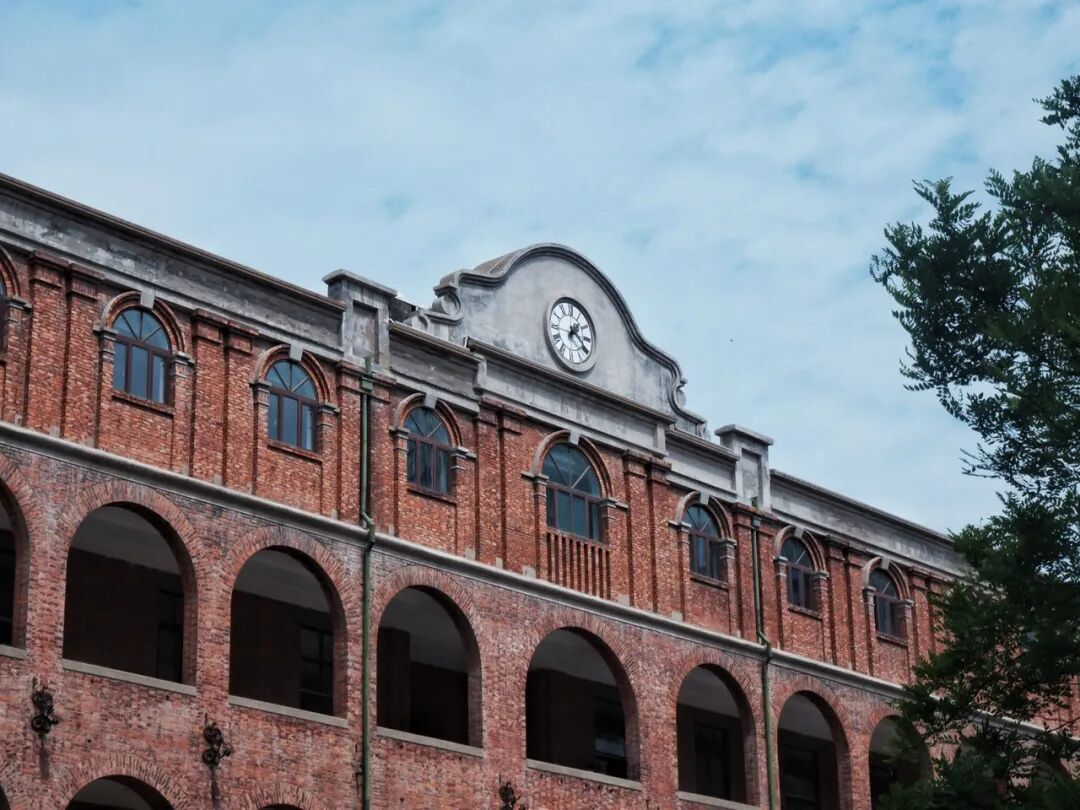 中国最快乐的城市，曾是北方NO.1，GDP前十不内卷，比县城都幸福，去一次相当于环游世界！