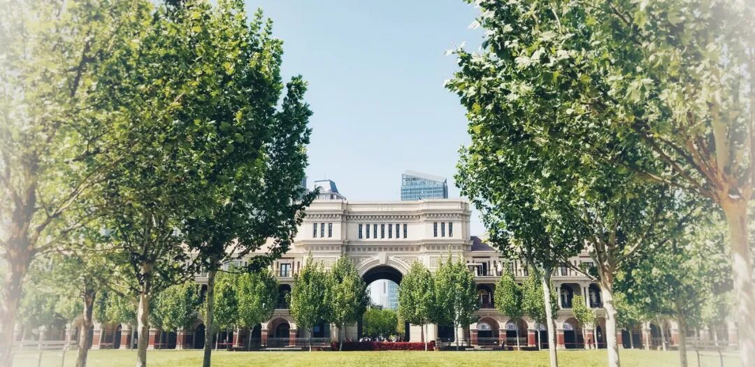 中国最快乐的城市，曾是北方NO.1，GDP前十不内卷，比县城都幸福，去一次相当于环游世界！