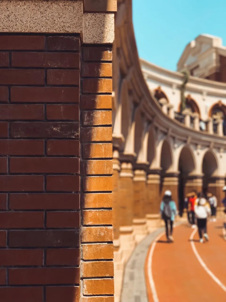 中国最快乐的城市，曾是北方NO.1，GDP前十不内卷，比县城都幸福，去一次相当于环游世界！