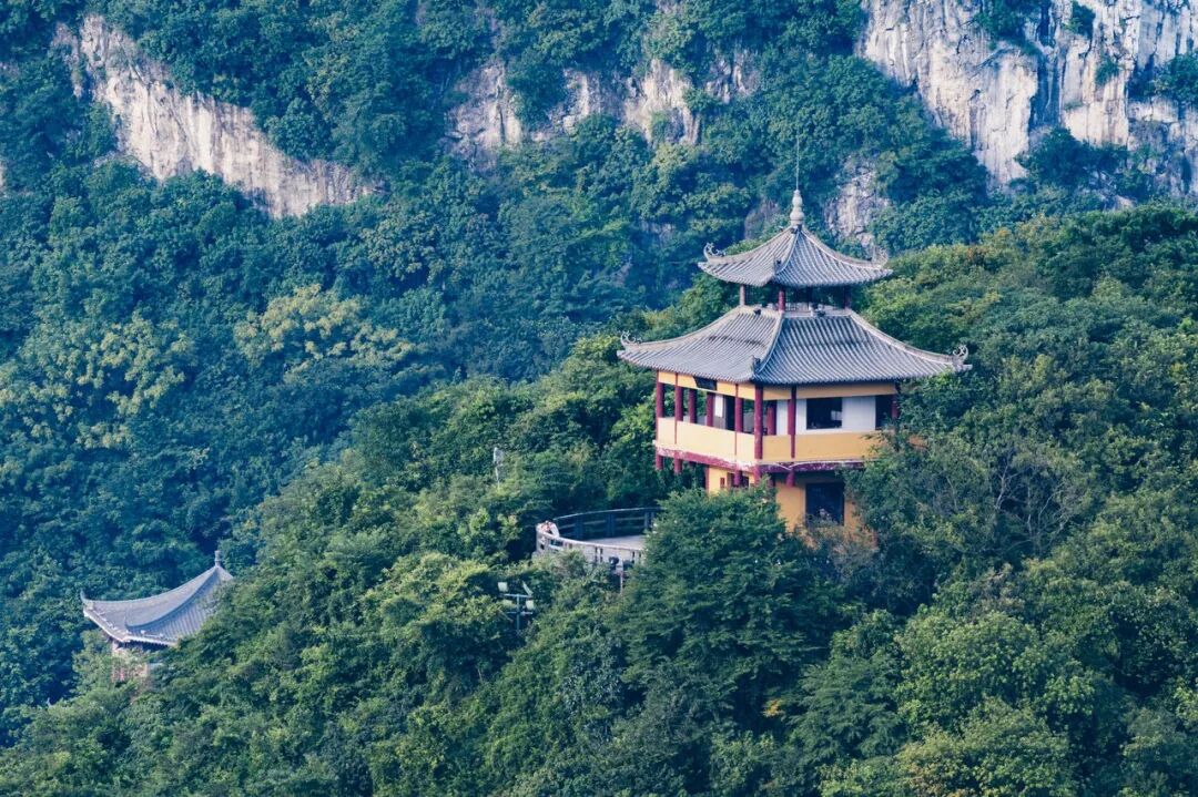 中国最“上头”的城市，3元逛遍全城，比成都更安逸，隐匿了千年，却因一碗粉让全国人上瘾！