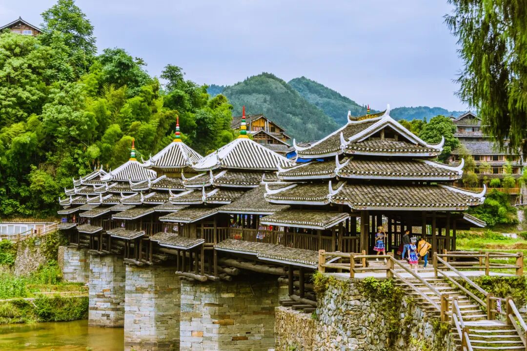 中国最“上头”的城市，3元逛遍全城，比成都更安逸，隐匿了千年，却因一碗粉让全国人上瘾！