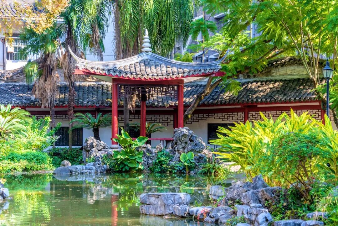 中国最“上头”的城市，3元逛遍全城，比成都更安逸，隐匿了千年，却因一碗粉让全国人上瘾！