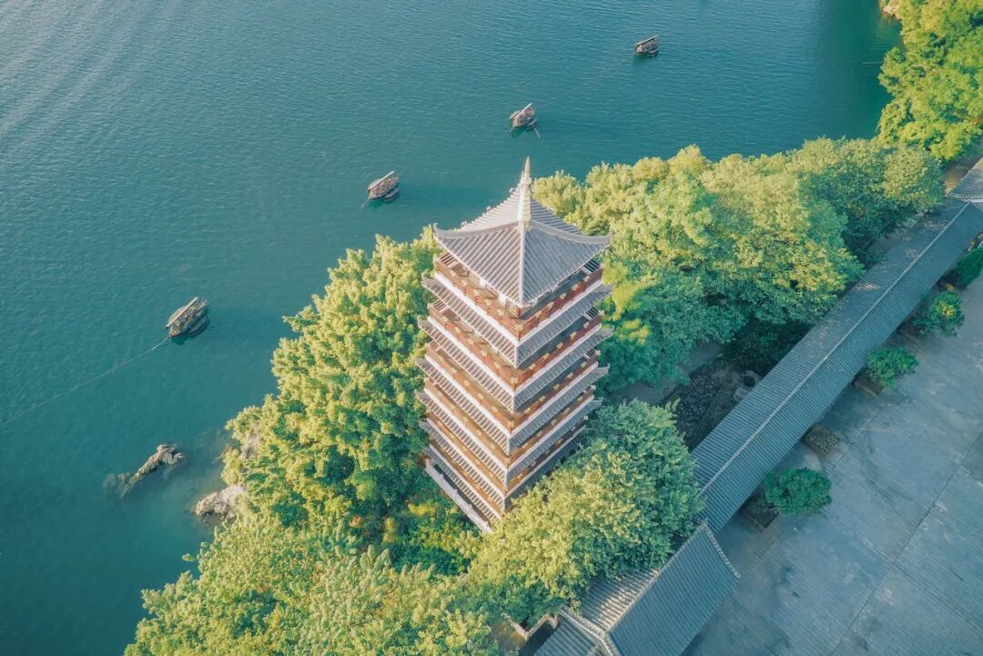 中国最“上头”的城市，3元逛遍全城，比成都更安逸，隐匿了千年，却因一碗粉让全国人上瘾！