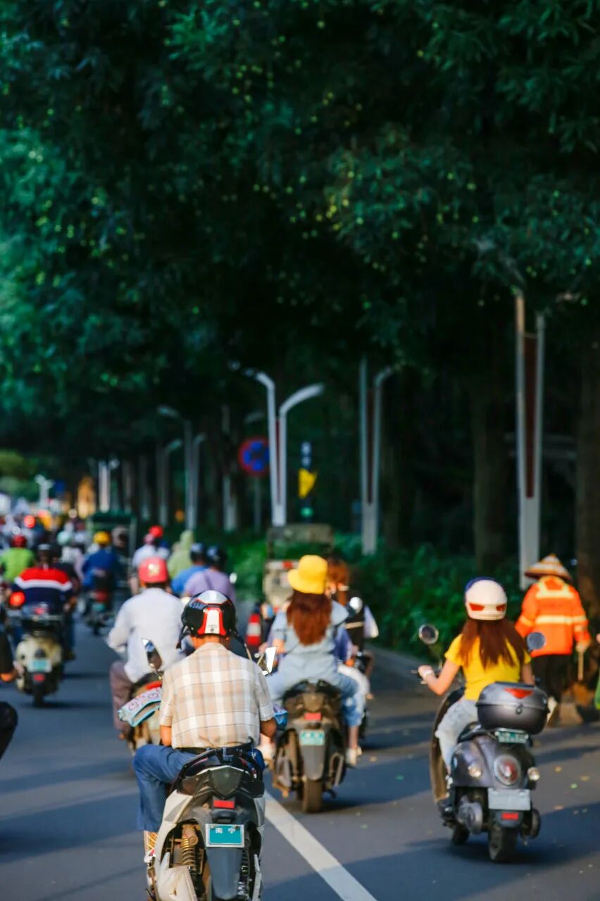 中国最“能熬夜”的城市，凌晨2点不睡觉，幸福感不输成都，小住几日太舒服！