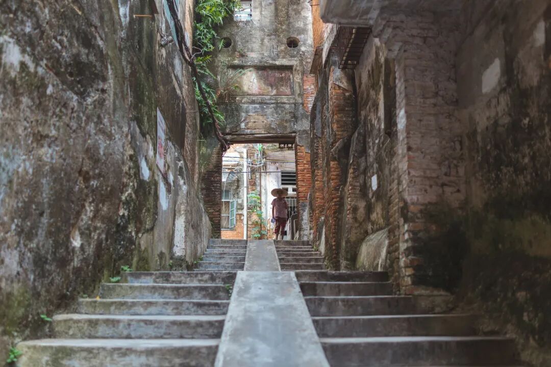 中国最“隐秘”的城市，比厦门浪漫，比大连惬意，海鲜吃到撑，养老NO.1