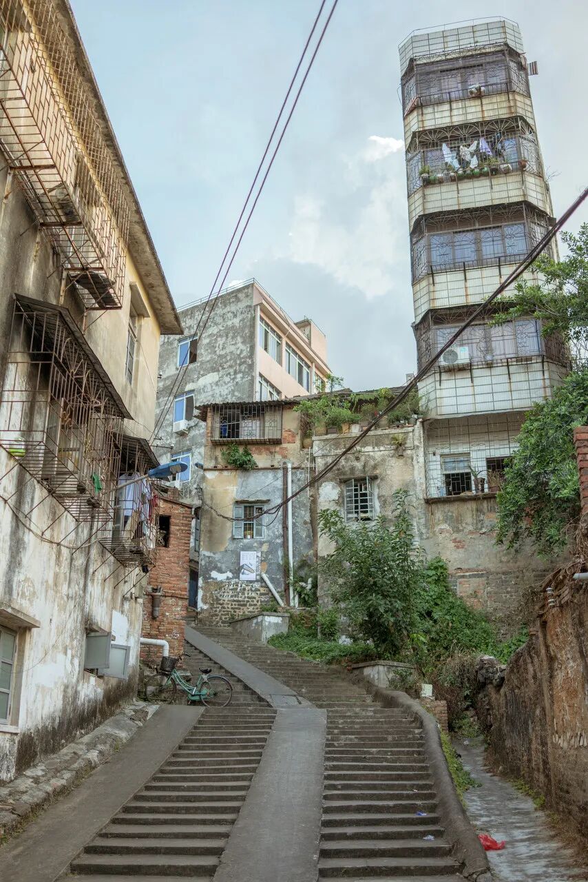 中国最“隐秘”的城市，比厦门浪漫，比大连惬意，海鲜吃到撑，养老NO.1