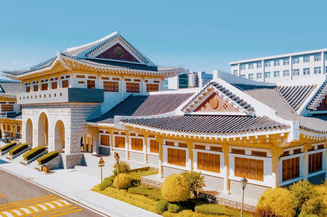 别只盯着哈尔滨了！东北这座边境小城，满街朝鲜语，好吃好玩，物价超低，让你一秒穿越！