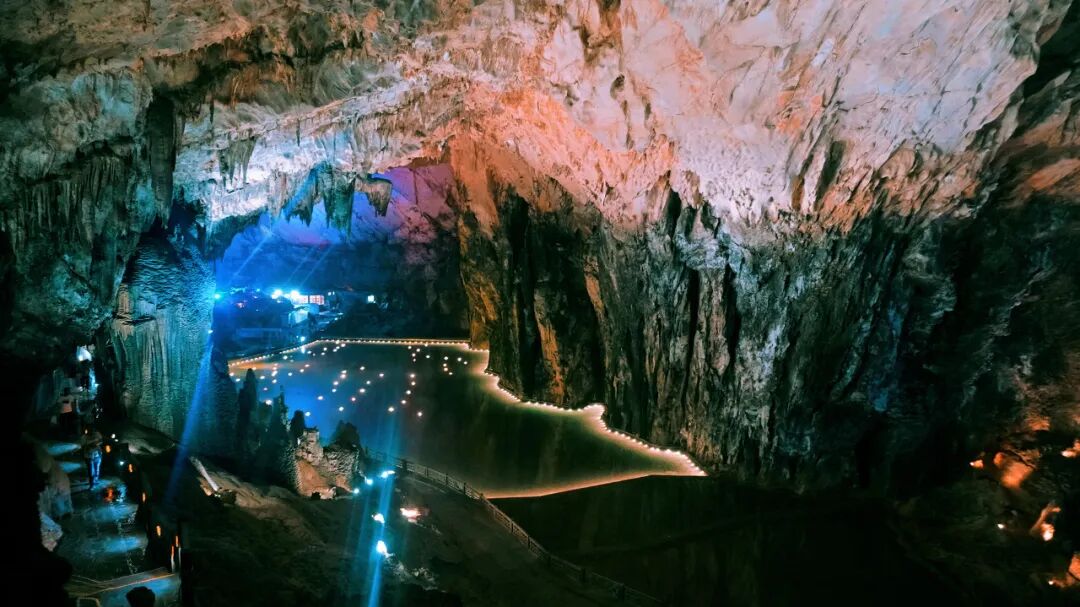 高铁直达！被4月漫山花海狠狠惊艳到！巨美