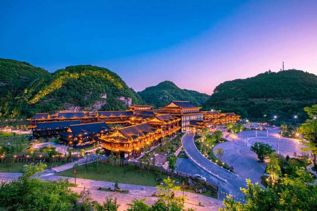 高铁直达！被4月漫山花海狠狠惊艳到！巨美