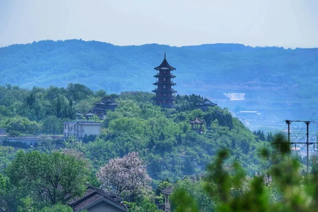 不是青岛！山东最“烟火”的小城，比丽江安逸，物价感人，美到心醉，凭一把烧烤让全国人民上瘾！