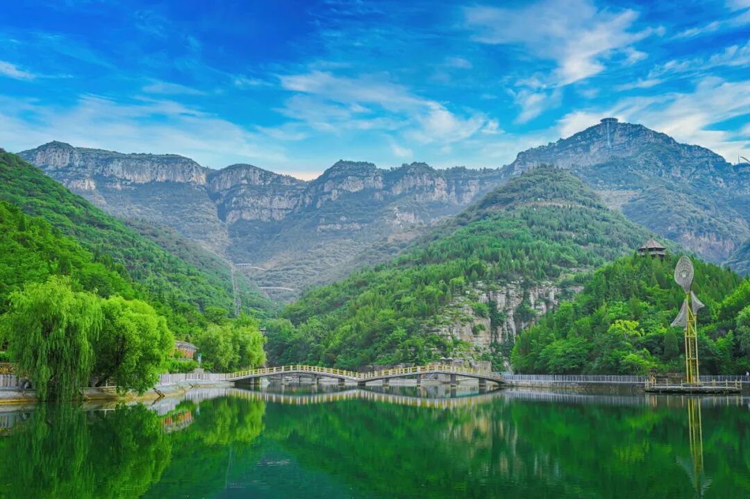 不是青岛！山东最“烟火”的小城，比丽江安逸，物价感人，美到心醉，凭一把烧烤让全国人民上瘾！