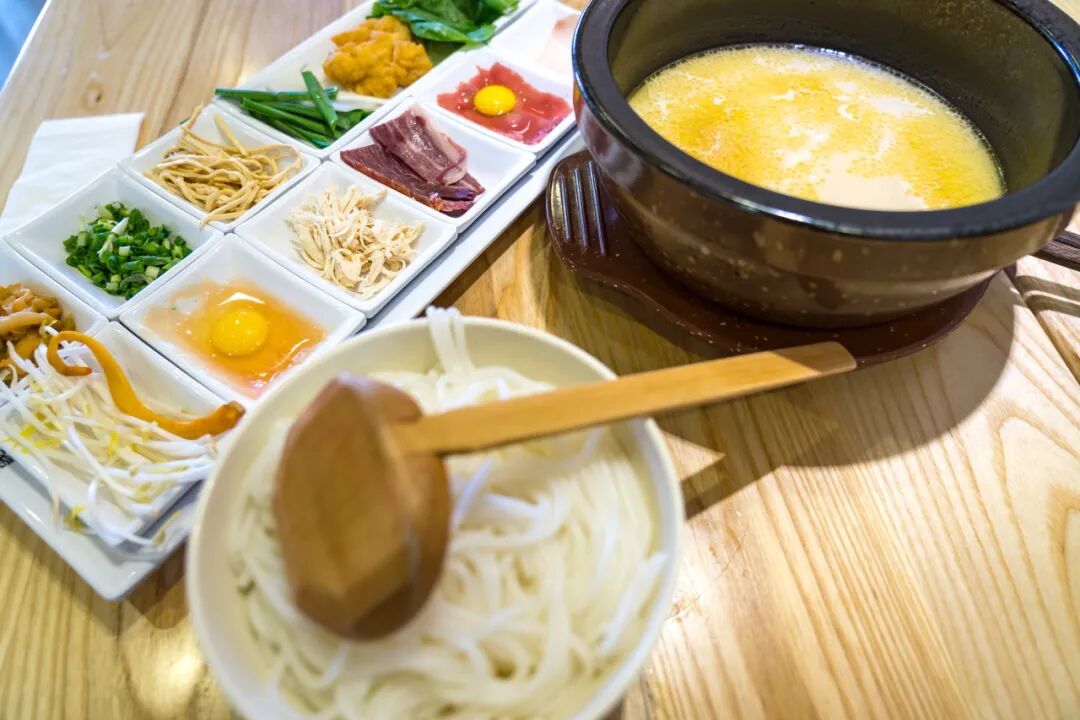 凭一碗米线火遍全国，物价超低，全年平均18℃，被称“小法国”，是云南人的最爱，外地人却少有人知！