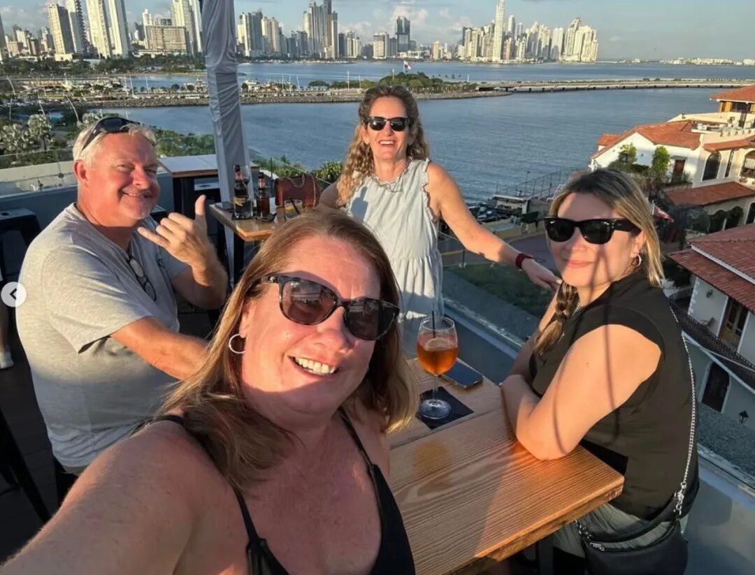 退休夫妇花10万“邮轮养老”：船上住15年，包吃包打扫，环游世界4圈，比房租便宜得多！