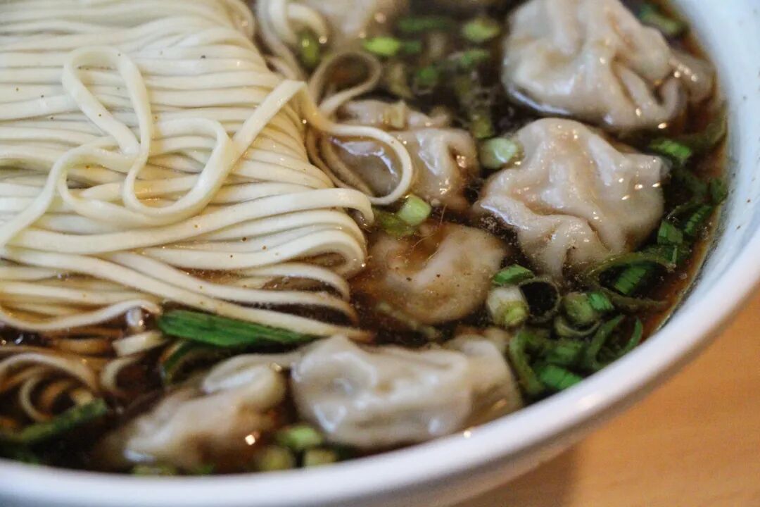 中国最宜居的城市，曾是世界No.1！比苏杭秀丽，比成都安逸，倦了就去小住几日