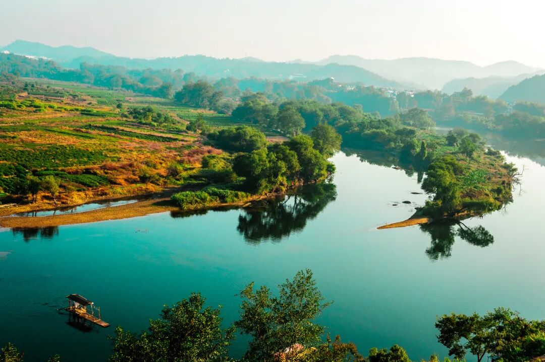 高铁直达！别去婺源挤了，这座花费26亿元打造的江西绝美古村，现实版的千与千寻，太仙了
