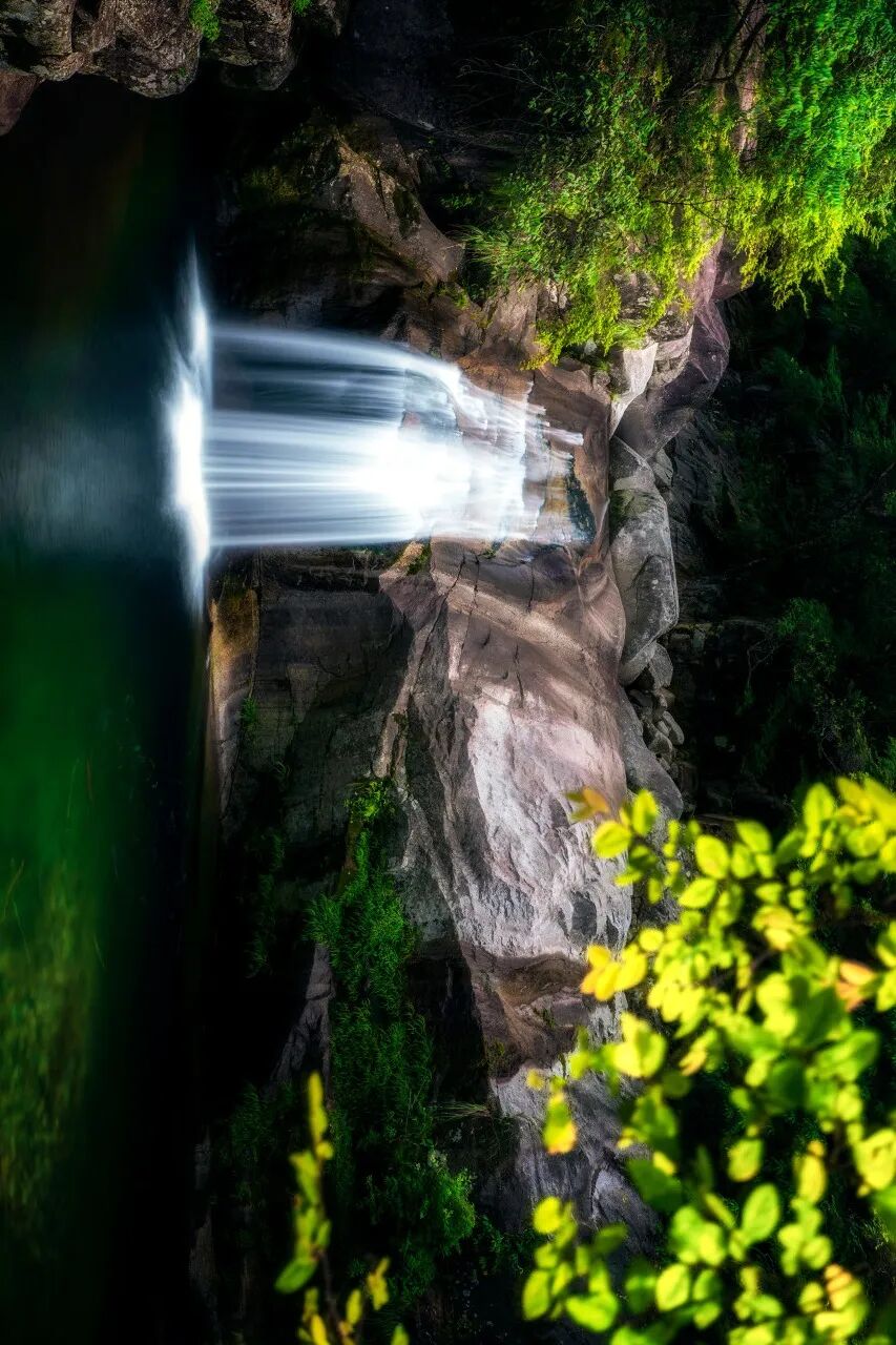 高铁直达！别去婺源挤了，这座花费26亿元打造的江西绝美古村，现实版的千与千寻，太仙了