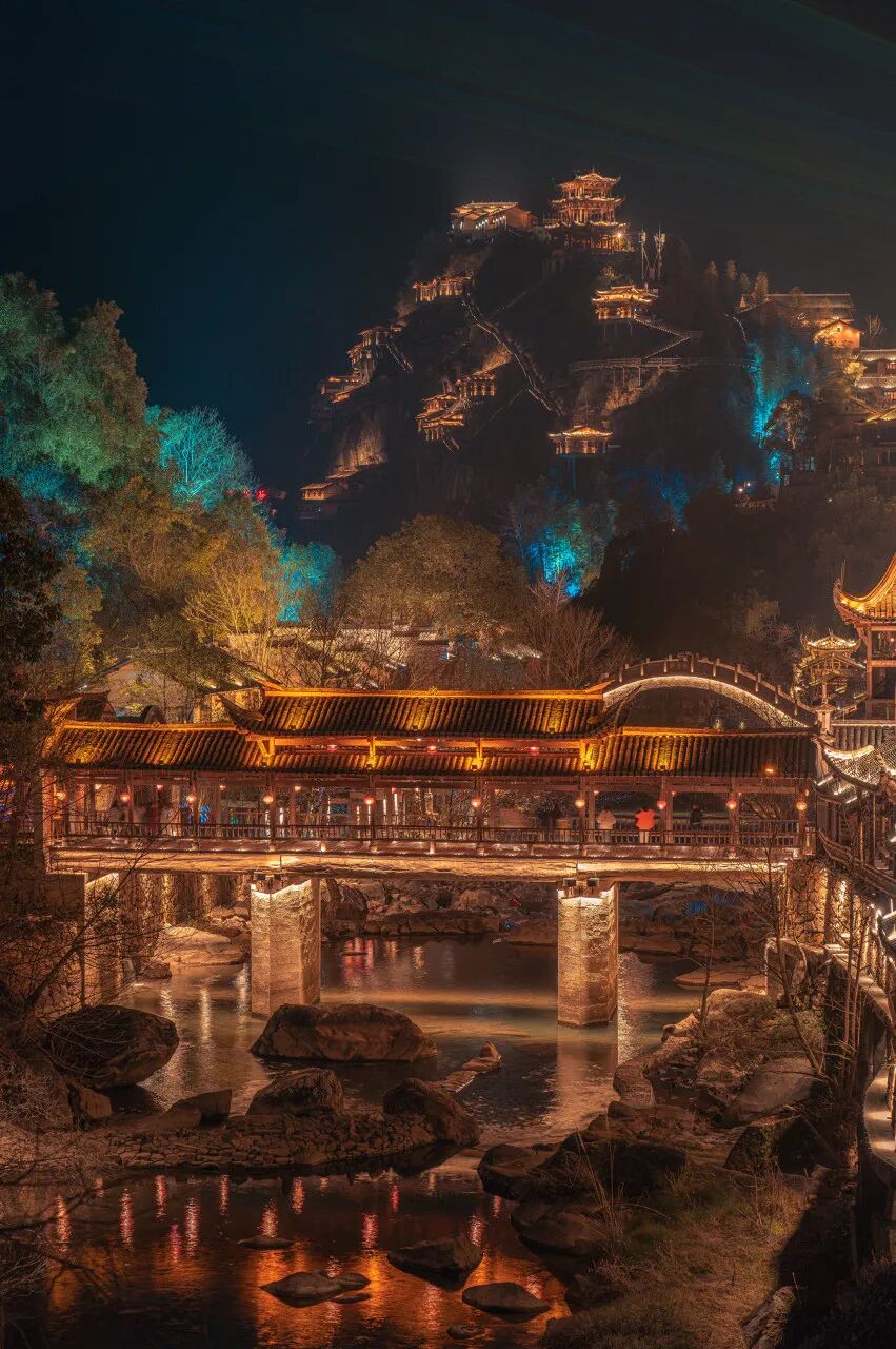 高铁直达！别去婺源挤了，这座花费26亿元打造的江西绝美古村，现实版的千与千寻，太仙了