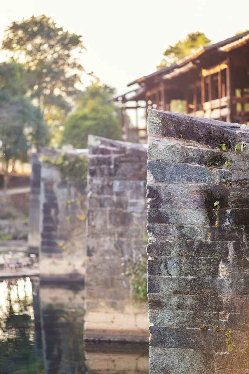 高铁直达！别去婺源挤了，这座花费26亿元打造的江西绝美古村，现实版的千与千寻，太仙了