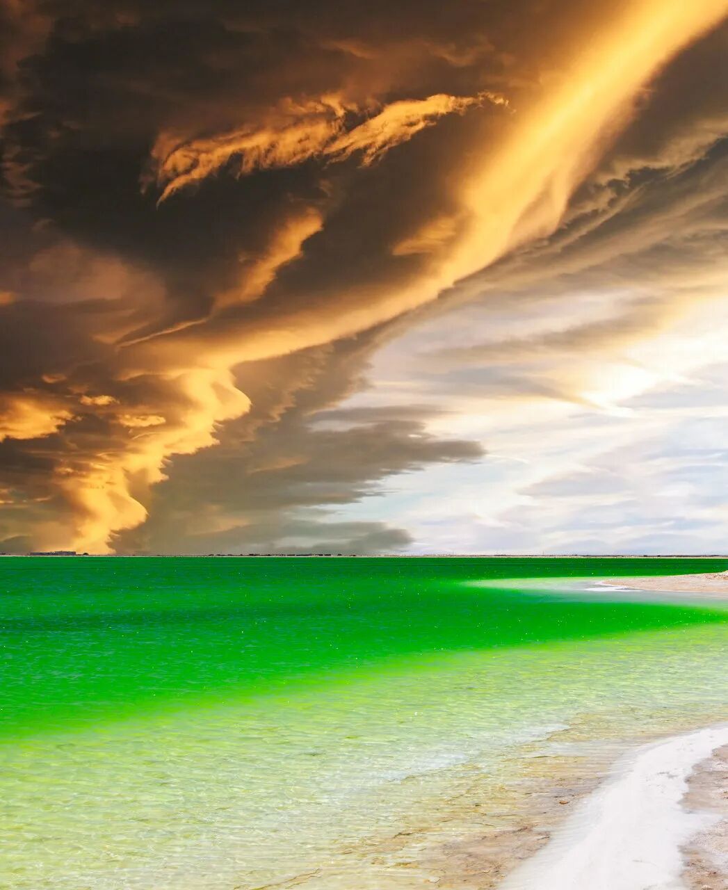 囤盐风波背后的真相！中国最大的“天空之镜"曝光，比茶卡盐湖大56倍，价值12万亿，够全世界人口吃1000年！