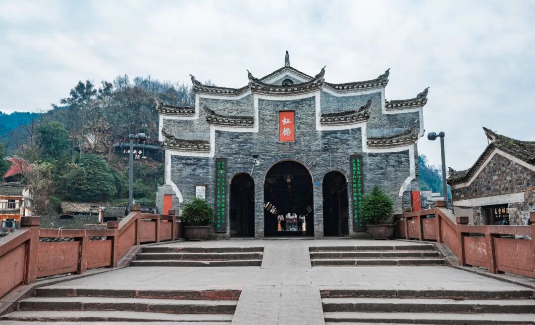 中国最被“误解”的地方，因赶尸出名，美到不像人间，让黄磊爱了很多年...