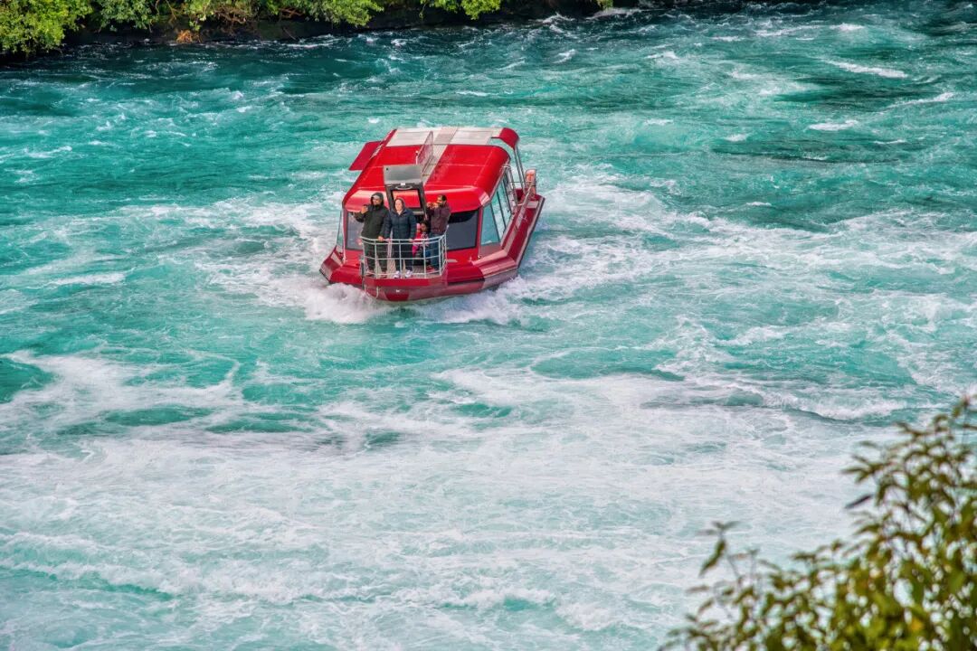 世界最孤独的国家，方圆1600公里没有邻国，一年放假140天，钱多到花不完，风景美如天堂