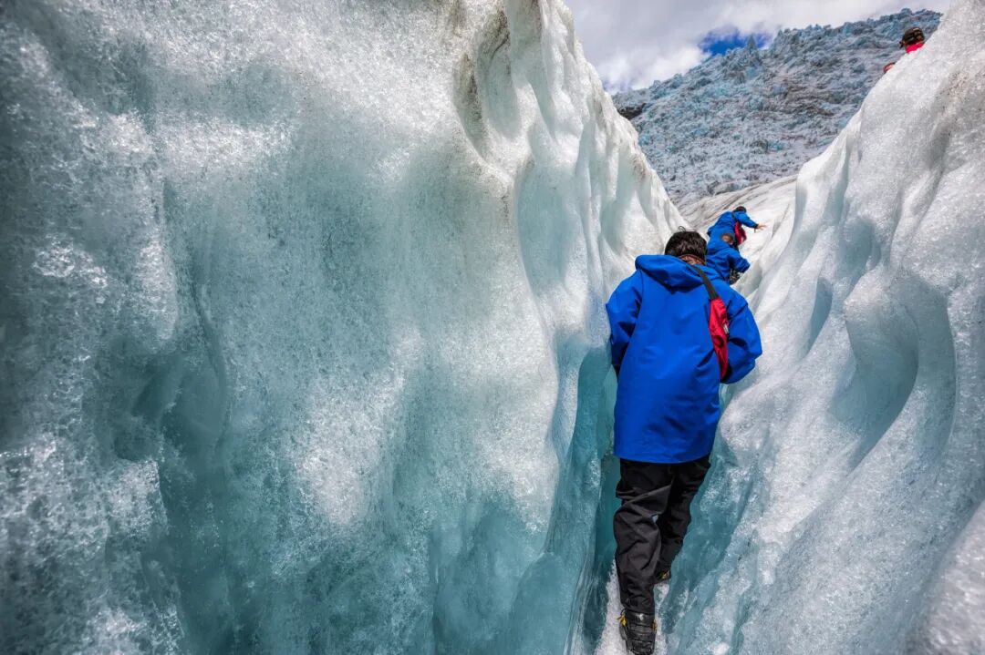 世界最孤独的国家，方圆1600公里没有邻国，一年放假140天，钱多到花不完，风景美如天堂