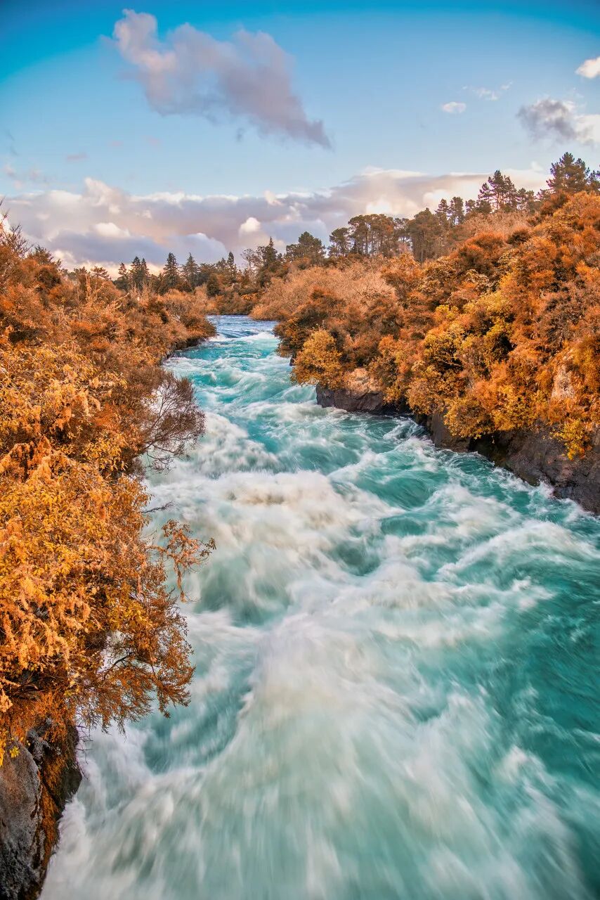 世界最孤独的国家，方圆1600公里没有邻国，一年放假140天，钱多到花不完，风景美如天堂